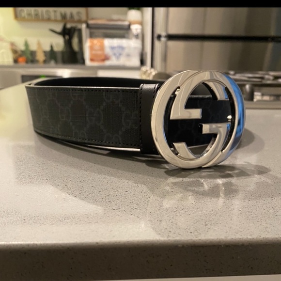 Brand new Gucci Belt. Worn twice. Have Gucci box and receipt to show it’s real - Picture 5 of 5